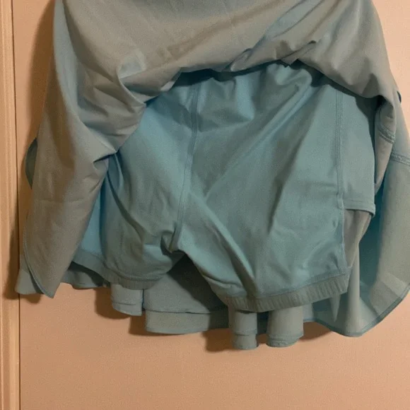 EUC LULULEMON skort - Picture 6 of 7